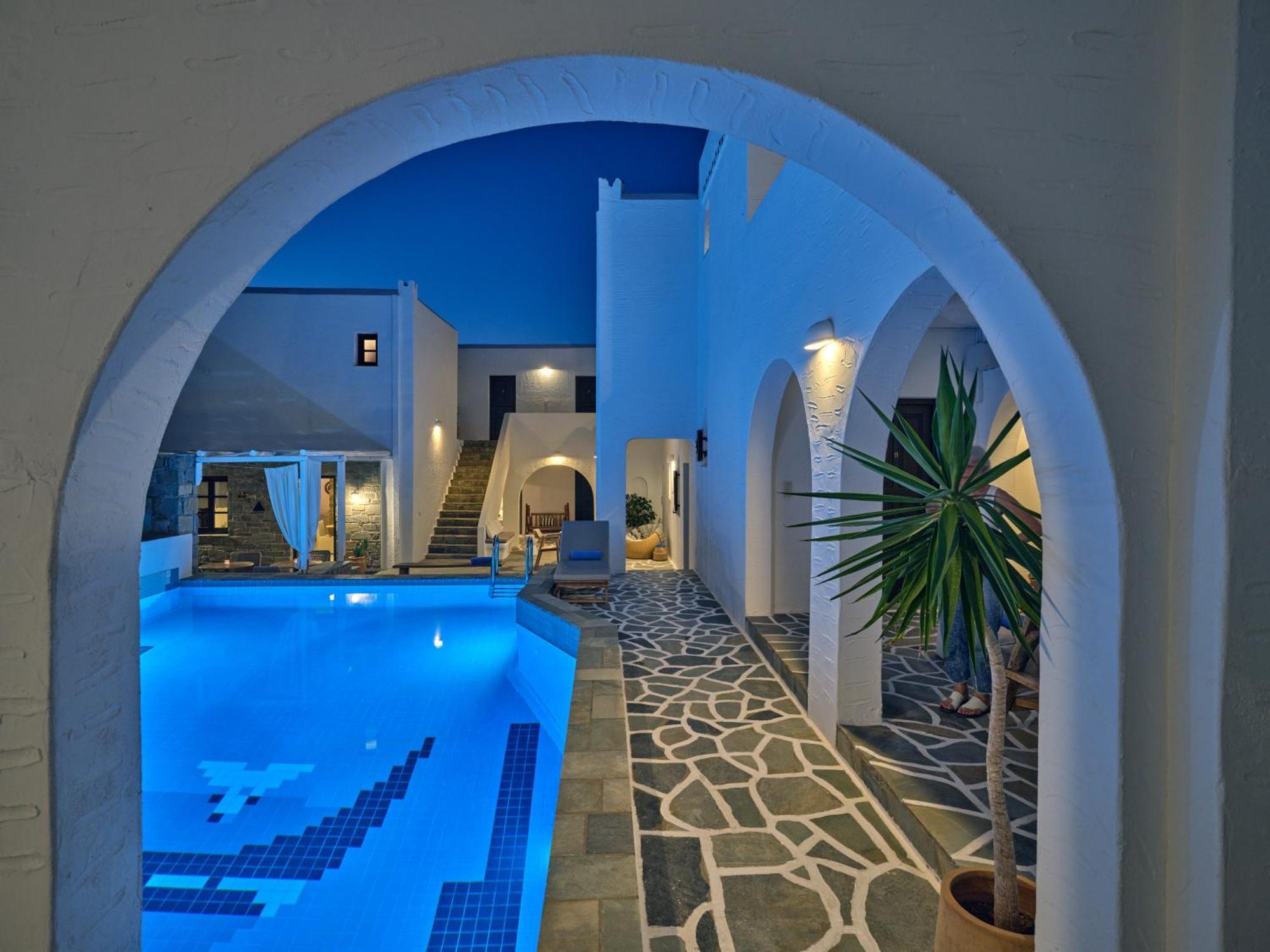 Aella Hotel Naousa (Paros)