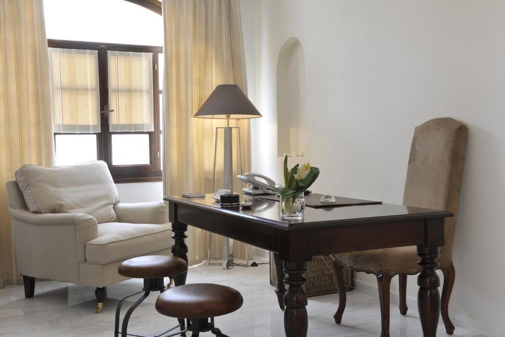 Aella Hotel 3*